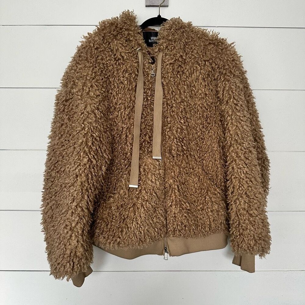 Urban Outfitters Women’s Medium Casey Brown Sherpa Jacket